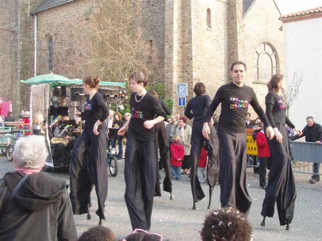 Avec les danseurs &eacute;chassiers