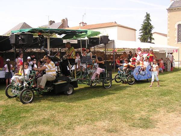 La Rosalie emm&egrave;ne les enfants